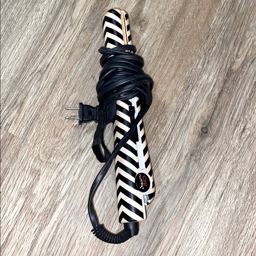 CHI hair straightener